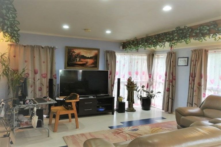 Photo of property in 6 Da Vinci Place, West Harbour, Auckland, 0618