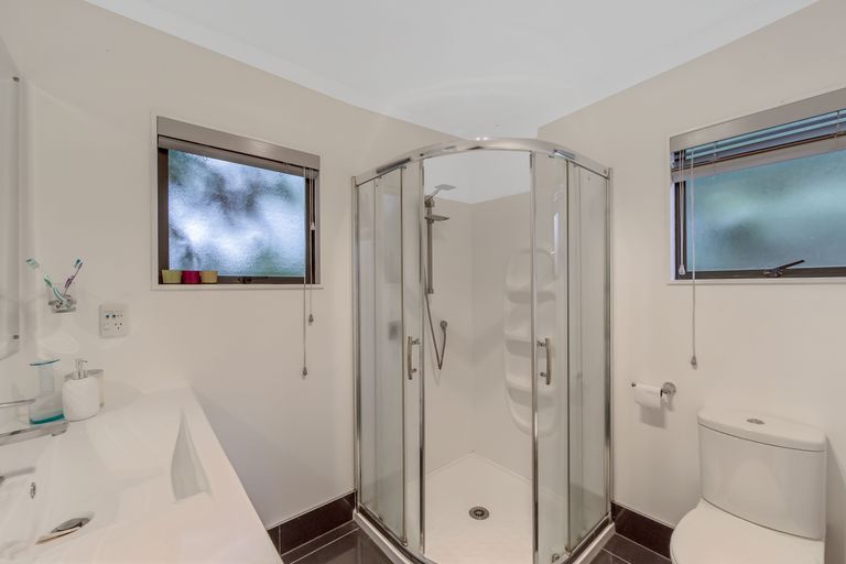 Photo of property in 17 Coralsea Way, Arkles Bay, Whangaparaoa, 0932