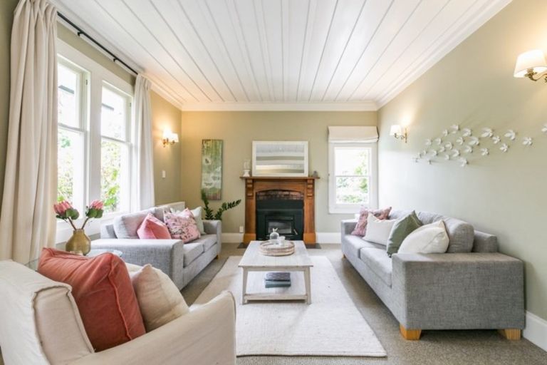 Photo of property in 2 Gillean Street, Havelock North, 4130