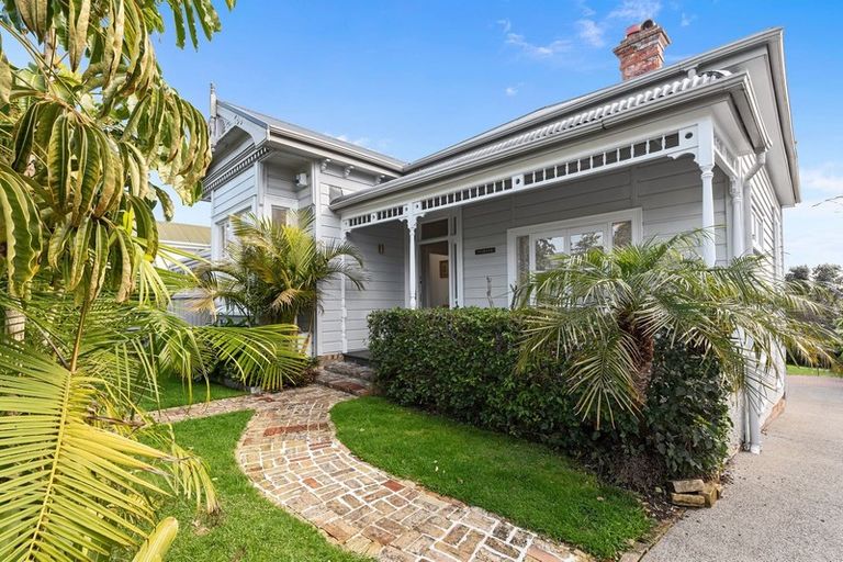 Photo of property in 141 Victoria Road, Devonport, Auckland, 0624