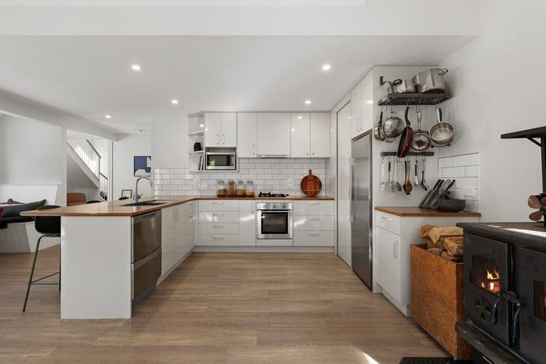 Photo of property in 8 Trench Hill Road, Frankton, Queenstown, 9371