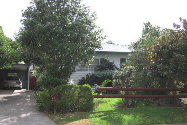 Photo of property in 47 Harmel Road, Glendene, Auckland, 0602