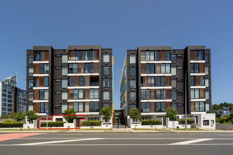 Photo of property in Frank Sargeson Apts, 2/74g Anzac Street, Takapuna, Auckland, 0622