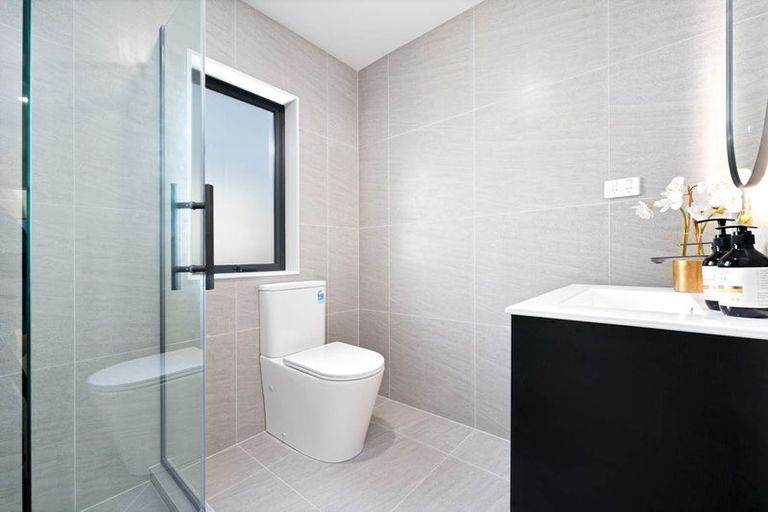 Photo of property in 64b Triangle Road, Massey, Auckland, 0614