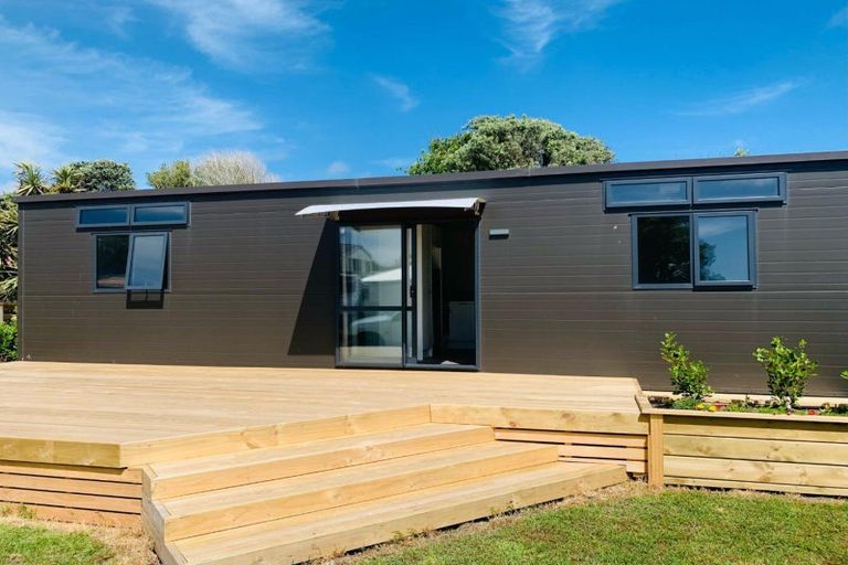 Photo of property in 43 Seafront Road, Castlecliff, Whanganui, 4501