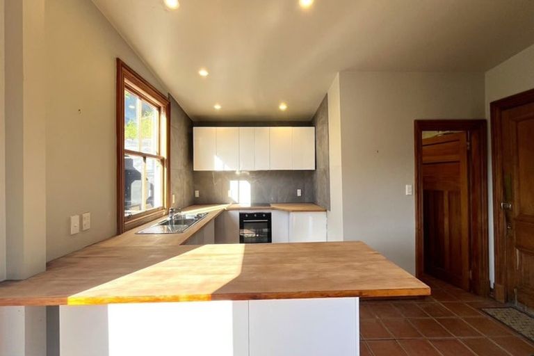 Photo of property in 37 Lawrence Street, Newtown, Wellington, 6021
