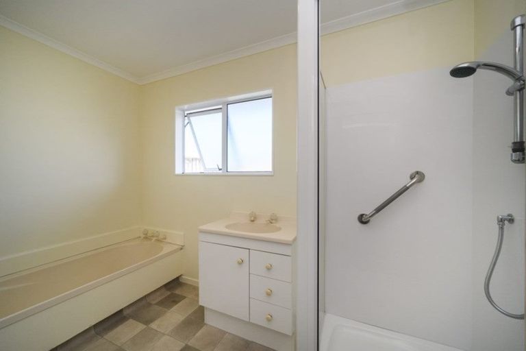 Photo of property in 9a Saint Pauls Court, Highbury, Palmerston North, 4412