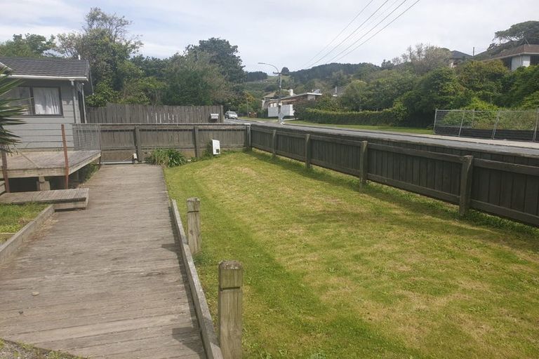 Photo of property in 55 Collins Avenue, Tawa, Wellington, 5028