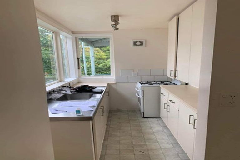 Photo of property in 2/106 Glenmore Street, Northland, Wellington, 6012