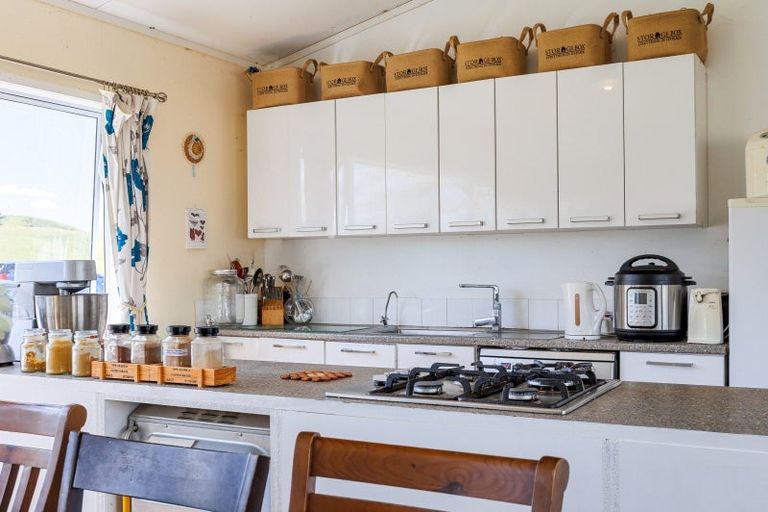 Photo of property in 18 Martin Road, Papatawa, Woodville, 4998