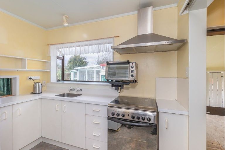 Photo of property in 218 Hokio Beach Road, Levin, 5571