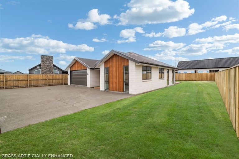 Photo of property in 3 Wykes Place, Amberley, 7410