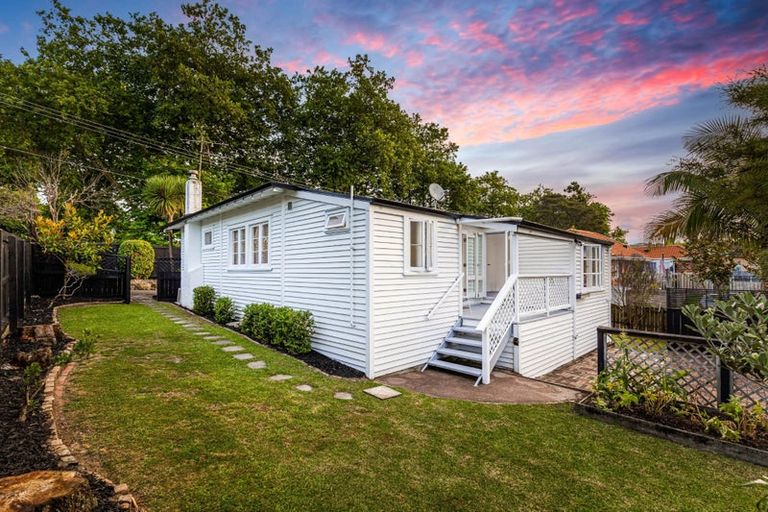 Photo of property in 1/93 Seabrook Avenue, New Lynn, Auckland, 0600
