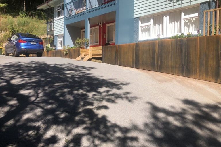 Photo of property in 4/8 Kaitawa Road, York Bay, Lower Hutt, 5013