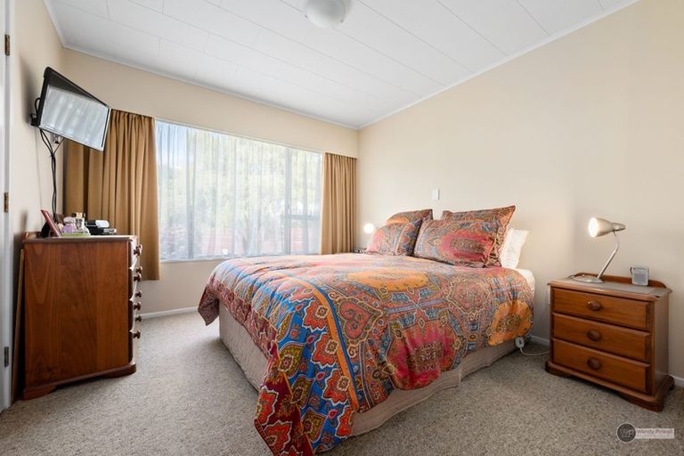 Photo of property in 11 Waddington Drive, Naenae, Lower Hutt, 5011