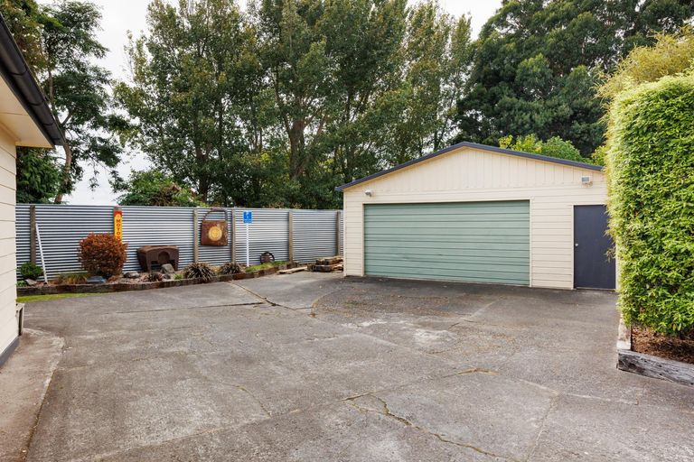 Photo of property in 17 Tilbury Avenue, Hokowhitu, Palmerston North, 4410