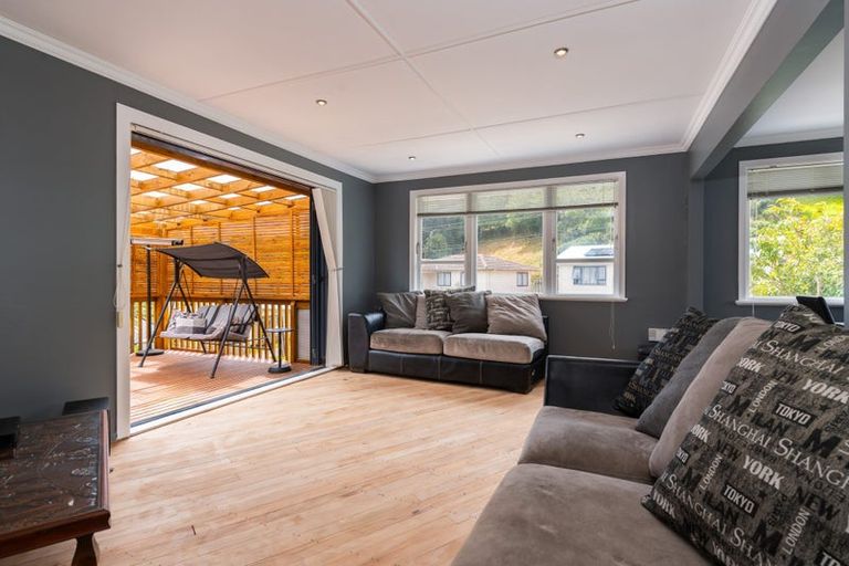 Photo of property in 159 Sievers Grove, Cannons Creek, Porirua, 5024