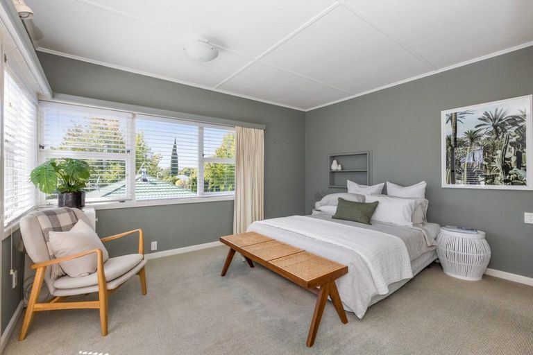 Photo of property in 16 Simla Avenue, Havelock North, 4130