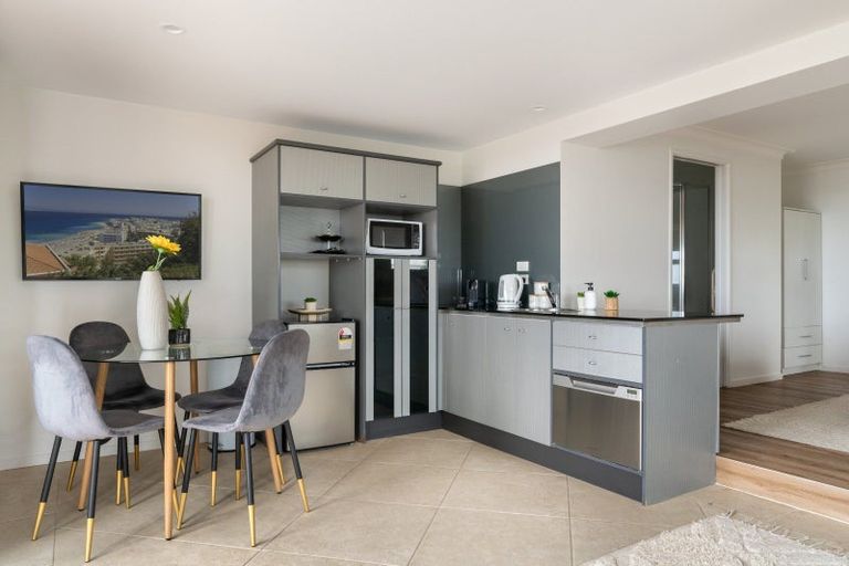 Photo of property in 1/30 Marine Parade, Mount Maunganui, 3116