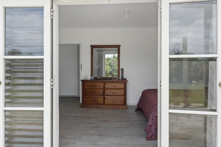 Photo of property in 2745 Opunake Road, Te Kiri, Opunake, 4682