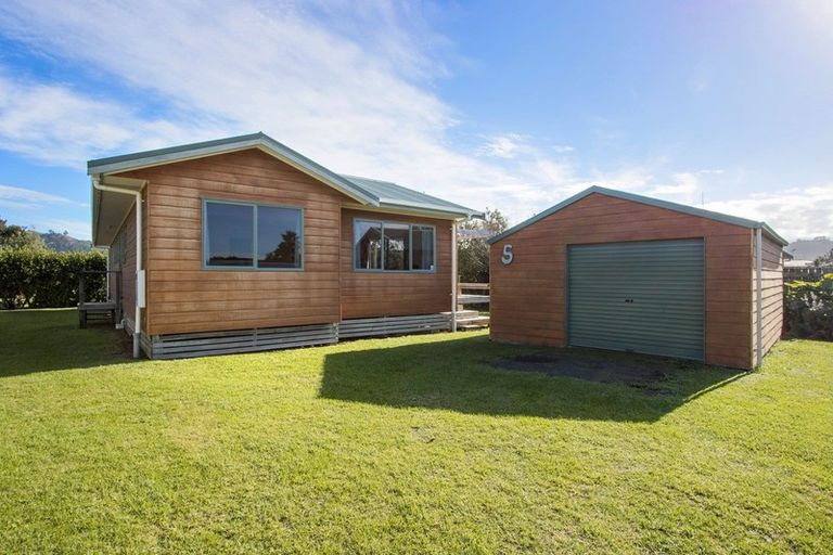 Photo of property in 5 Longboard Drive, Waihi Beach, 3611