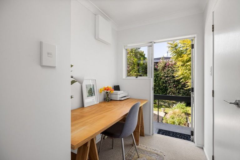 Photo of property in 30 Edgecumbe Road, Tauranga, 3110