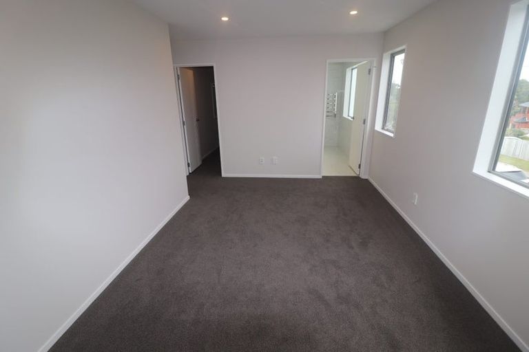Photo of property in 2a Crystal Avenue, Te Atatu South, Auckland, 0602