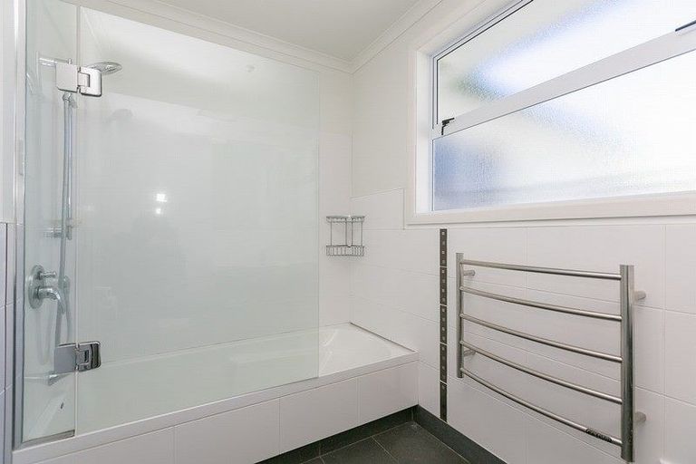 Photo of property in 10 Union Street, Merrilands, New Plymouth, 4312