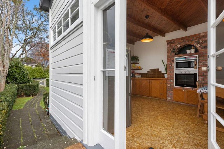 Photo of property in 3 Hawea Street, Merrilands, New Plymouth, 4312