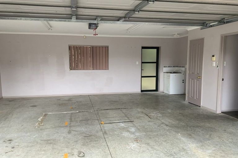 Photo of property in 5a Christina Avenue, Te Atatu South, Auckland, 0602