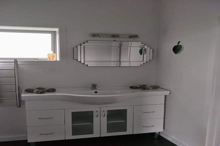 Photo of property in 70 Ackworth Road, Lepperton, New Plymouth, 4373