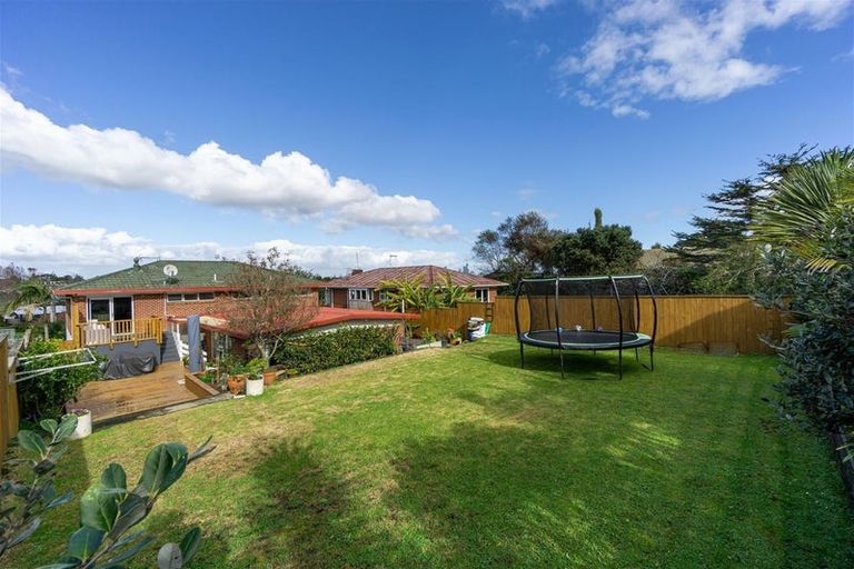 Photo of property in 1/30 Alamein Avenue, Belmont, Auckland, 0622