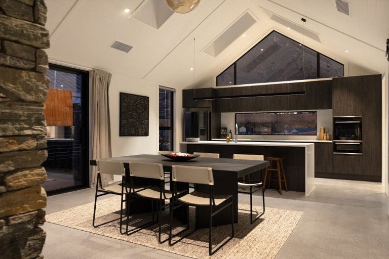 Photo of property in 28 Cunninghams Drive, Jacks Point, Queenstown, 9371