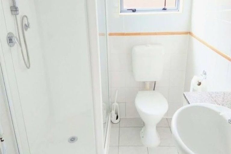 Photo of property in 15 Ballyward Close, East Tamaki, Auckland, 2013
