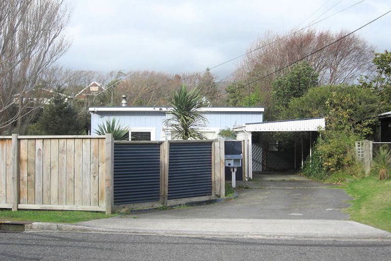 Photo of property in 86 Renown Road, Raumati South, Paraparaumu, 5032