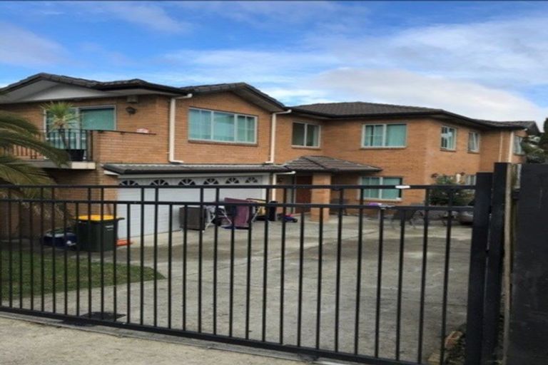 Photo of property in 68 Flanshaw Road, Te Atatu South, Auckland, 0610