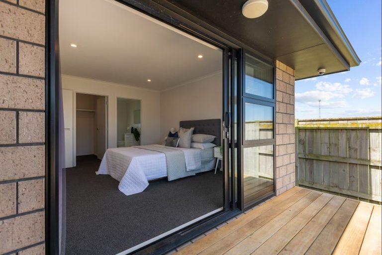 Photo of property in 79 Balrickard Way, Milson, Palmerston North, 4414