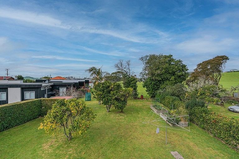 Photo of property in 1 The Crescent, Waihi Beach, 3611