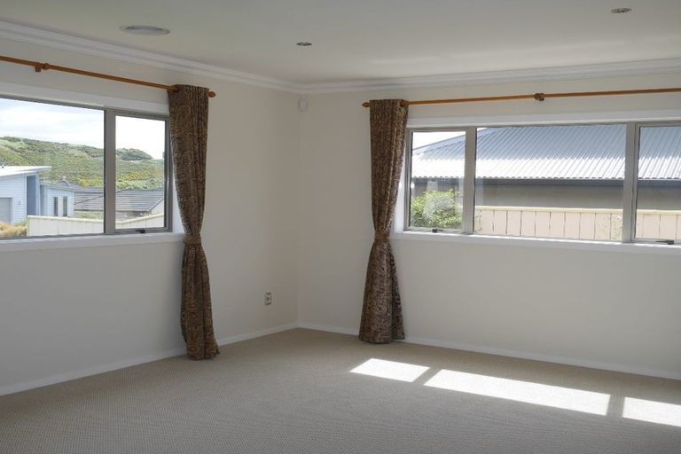 Photo of property in 31 Sumner Terrace, Aotea, Porirua, 5024