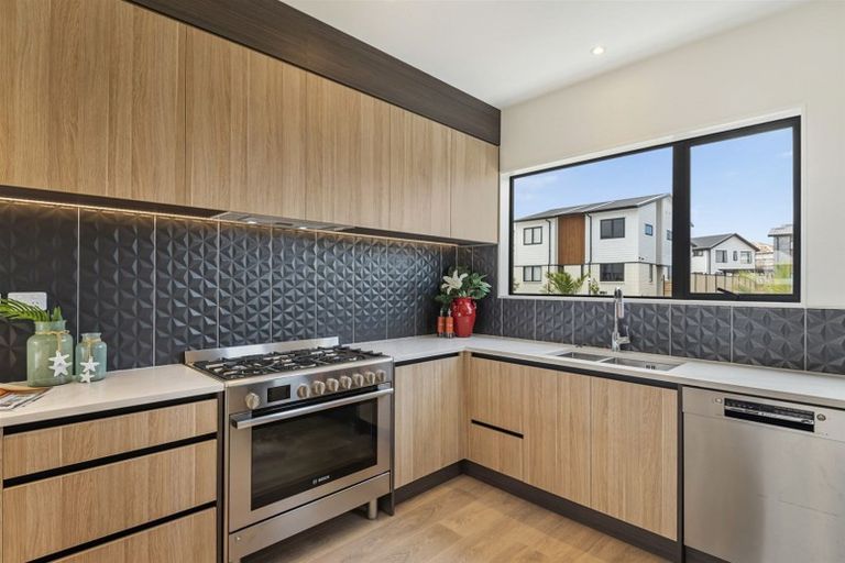 Photo of property in 15 Ocean Breeze Avenue, Hobsonville, Auckland, 0616