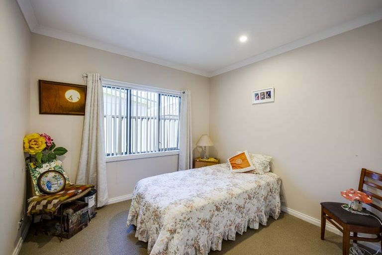 Photo of property in 18 Portland Place, Poraiti, Napier, 4112