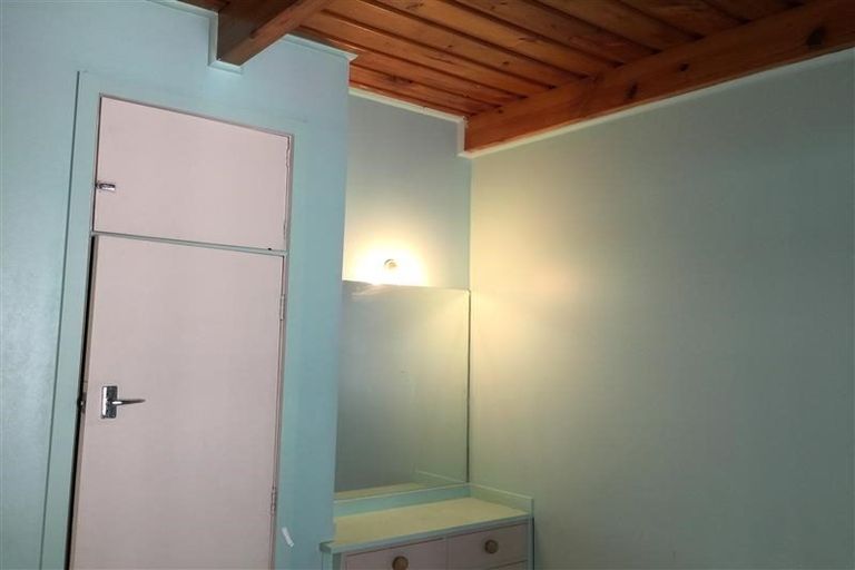 Photo of property in Acacia Flats, 1/205 Waikawa Road, Waikawa, Picton, 7220