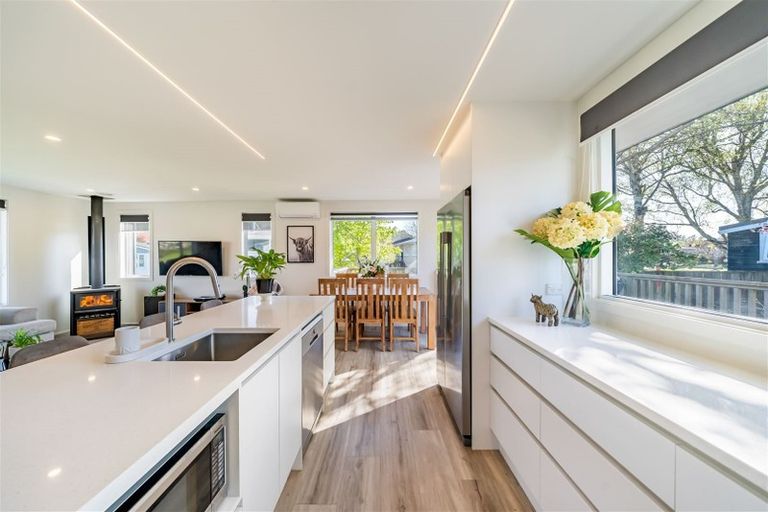 Photo of property in 1 Riverlea Way, Totara Park, Upper Hutt, 5018