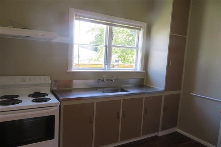 Photo of property in 64 Oxford Terrace, Epuni, Lower Hutt, 5011