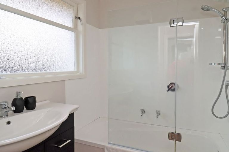 Photo of property in 28 Glendale Crescent, Holmes Hill, Oamaru, 9401