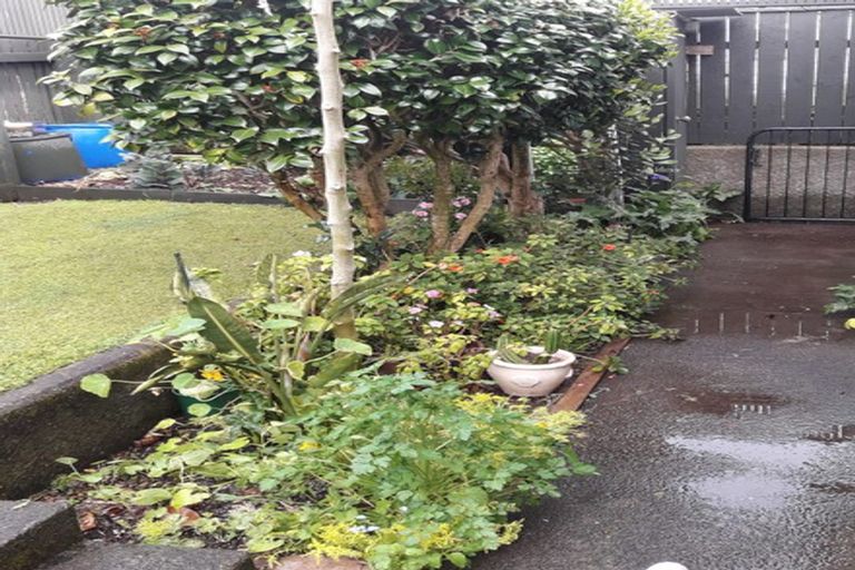 Photo of property in 6 Omata Road, Westown, New Plymouth, 4310