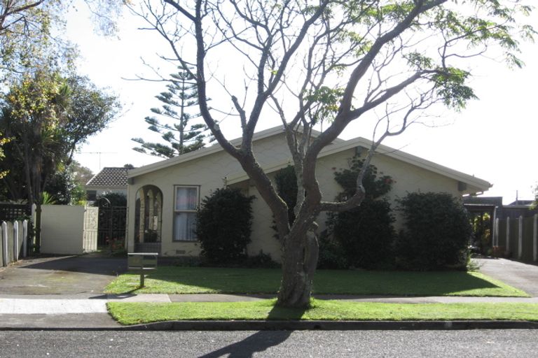 Photo of property in 12 Mcenroe Grove, Naenae, Lower Hutt, 5011