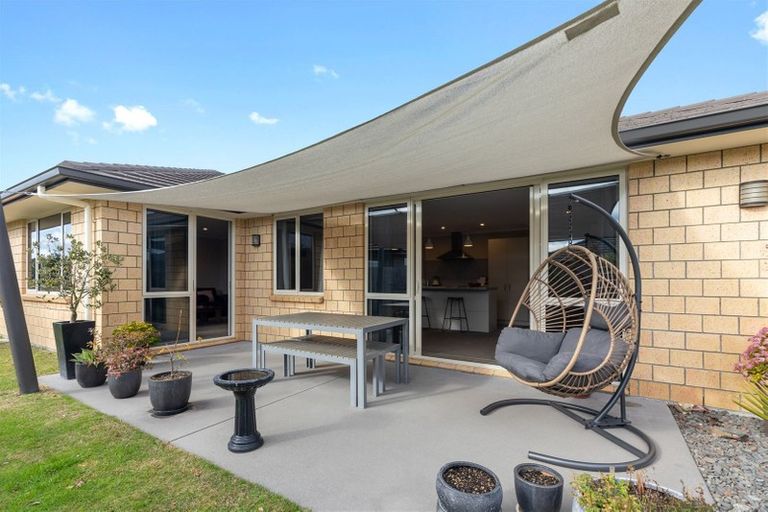 Photo of property in 28 Oakwood Way, Papamoa Beach, Papamoa, 3118