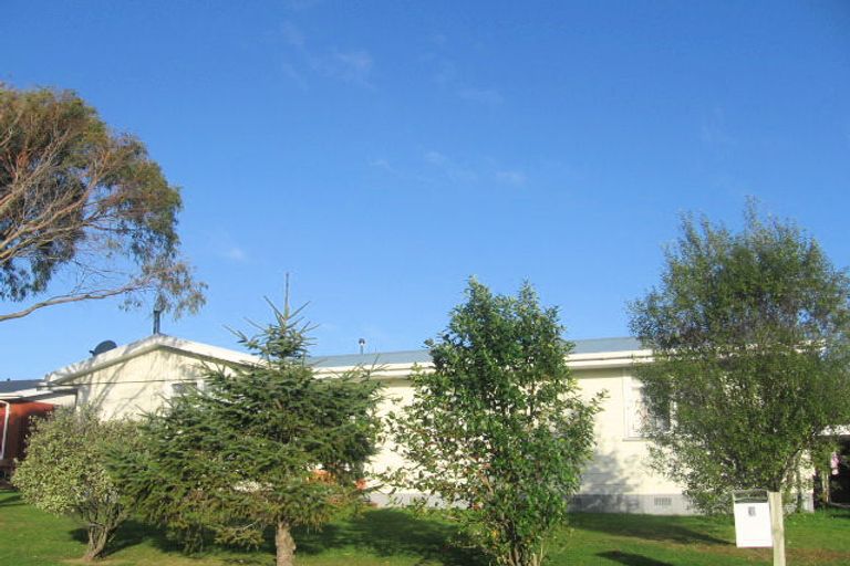 Photo of property in 6 Waihi Place, Westbrook, Palmerston North, 4412