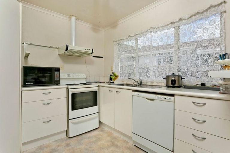 Photo of property in 2/80 Bentley Avenue, Glenfield, Auckland, 0629